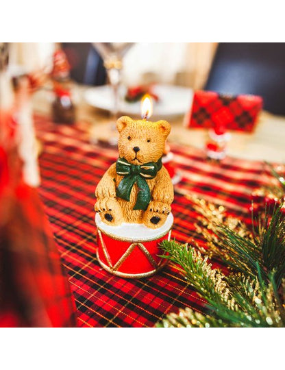 Svíčka medvídka na buben 11 x 6 cm vánoční dekorace