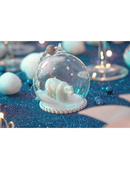Skleněná vánoční koule s ledním medvědem 6 cm a sníh