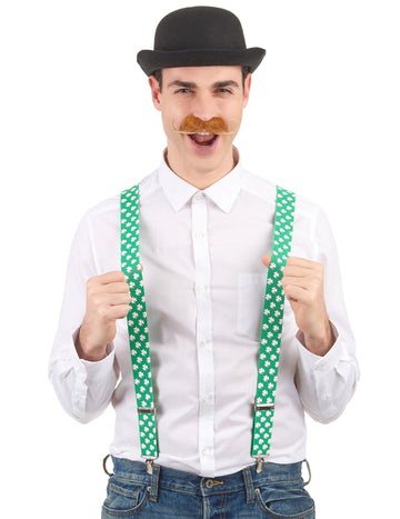 Zelené šle s bílými jetelovými lístky ke Dni svatého Patrika