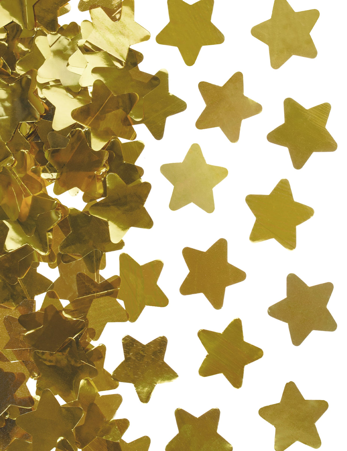 Gros plan sur les confettis étoiles dorées du canon à confettis étoiles métallisées
