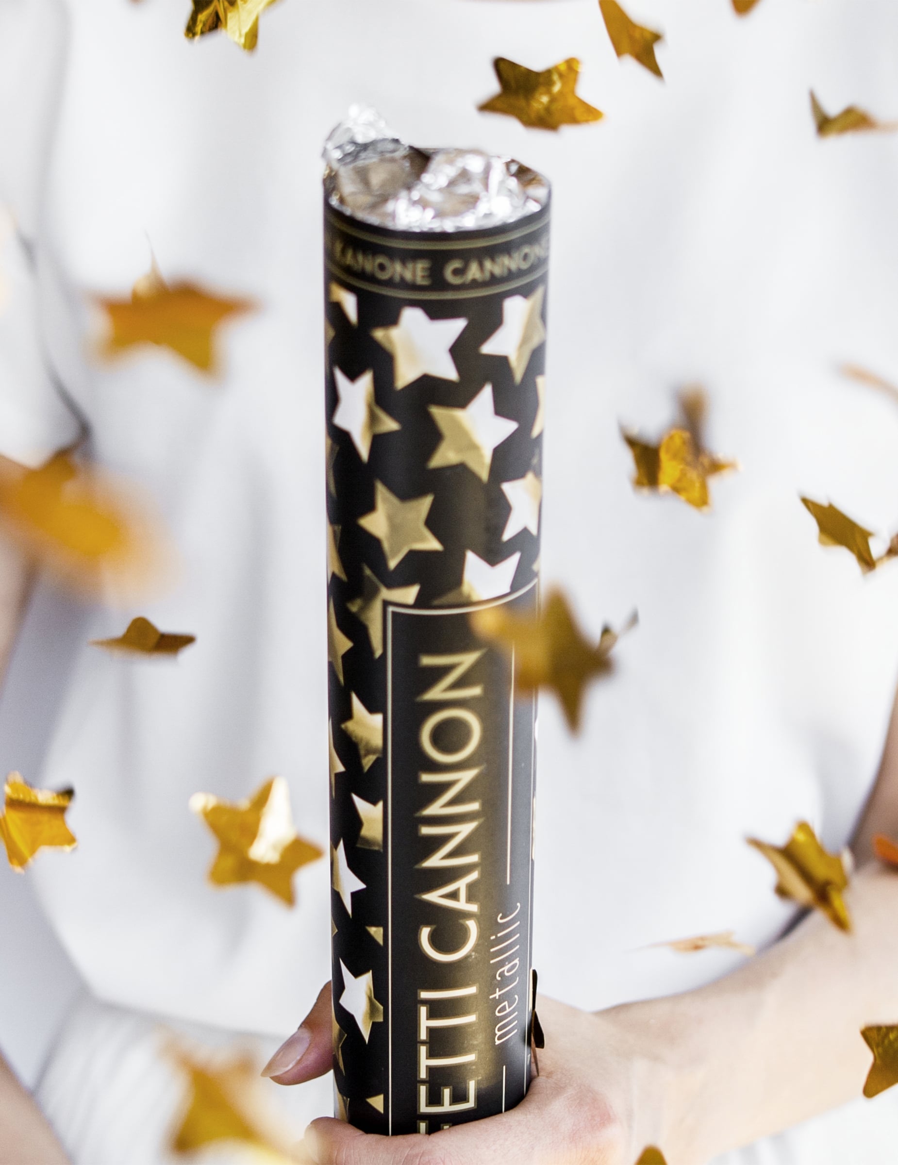 Mise en situation du canon à confettis étoiles métallisées