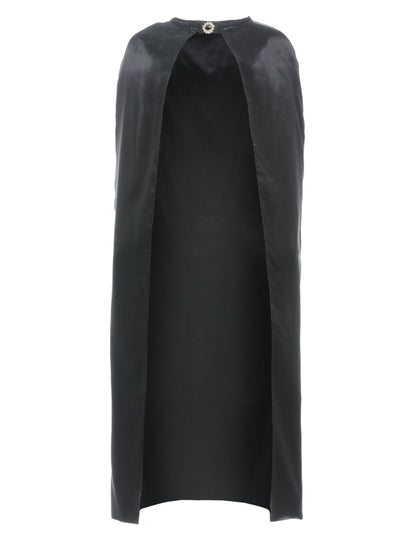 Détail de l'attache bijou de la cape de sorcière