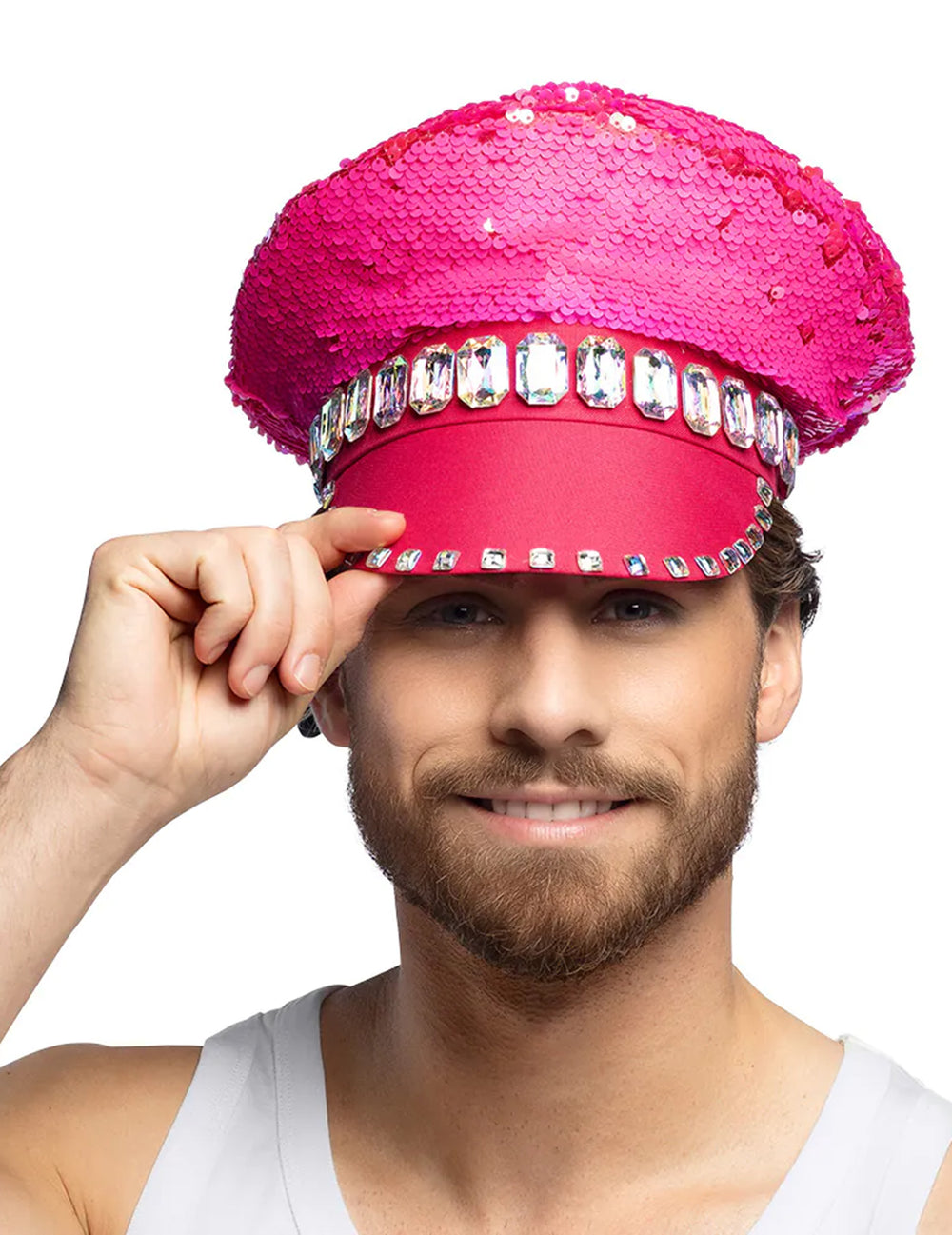 Gros plan sur les strass et sequins de la casquette à sequins réversibles rose fluo