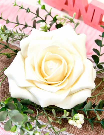 Růžový střed a slonovinové listy 18 cm venkovská svatba