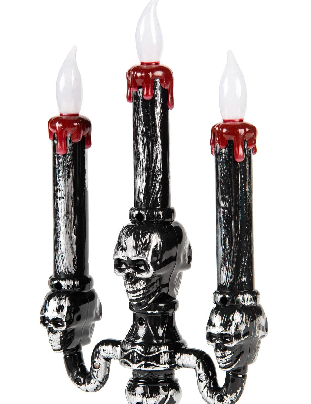 Gros plan sur les bougies et les têtes de mort du chandelier à 3 branches LED Halloween