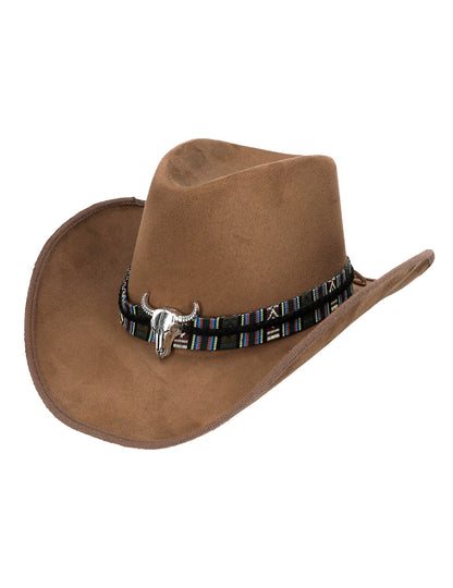 Hnědý kovbojský klobouk s hlavou dospělého buvola