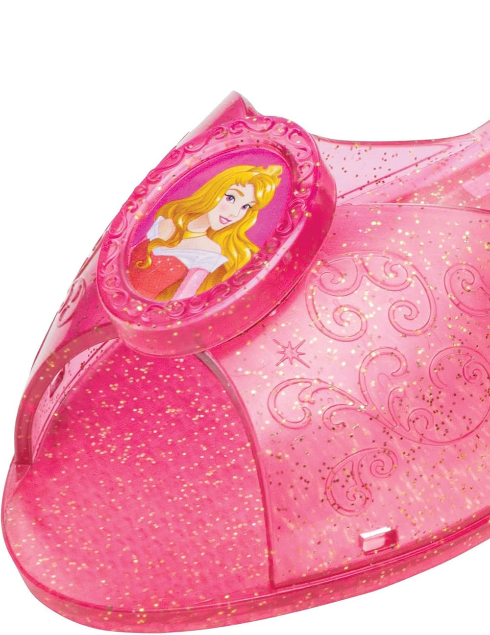 Détail du camée des chaussures de princesse La belle au bois dormant