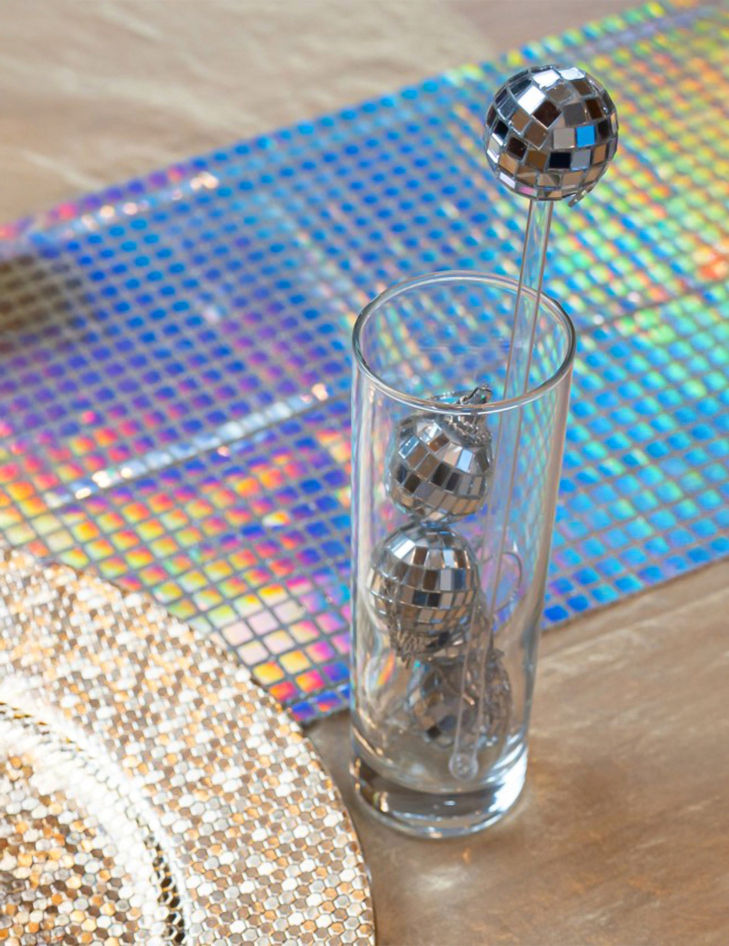 Disko běhoun na stůl s efektem iridescentní diskokoule 3 m