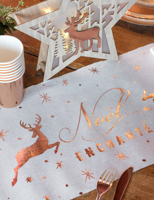 Začarovaný vánoční běhoun na stůl z růžového zlata 3 m x 28 cm jelení vzory
