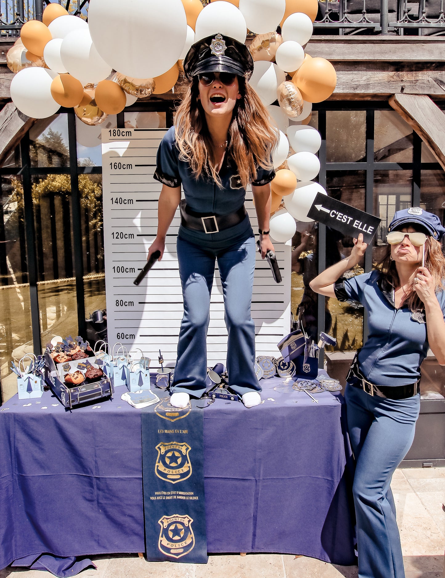 Polizei-Tischläufer in Marineblau und Gold, 28 cm x 5 m