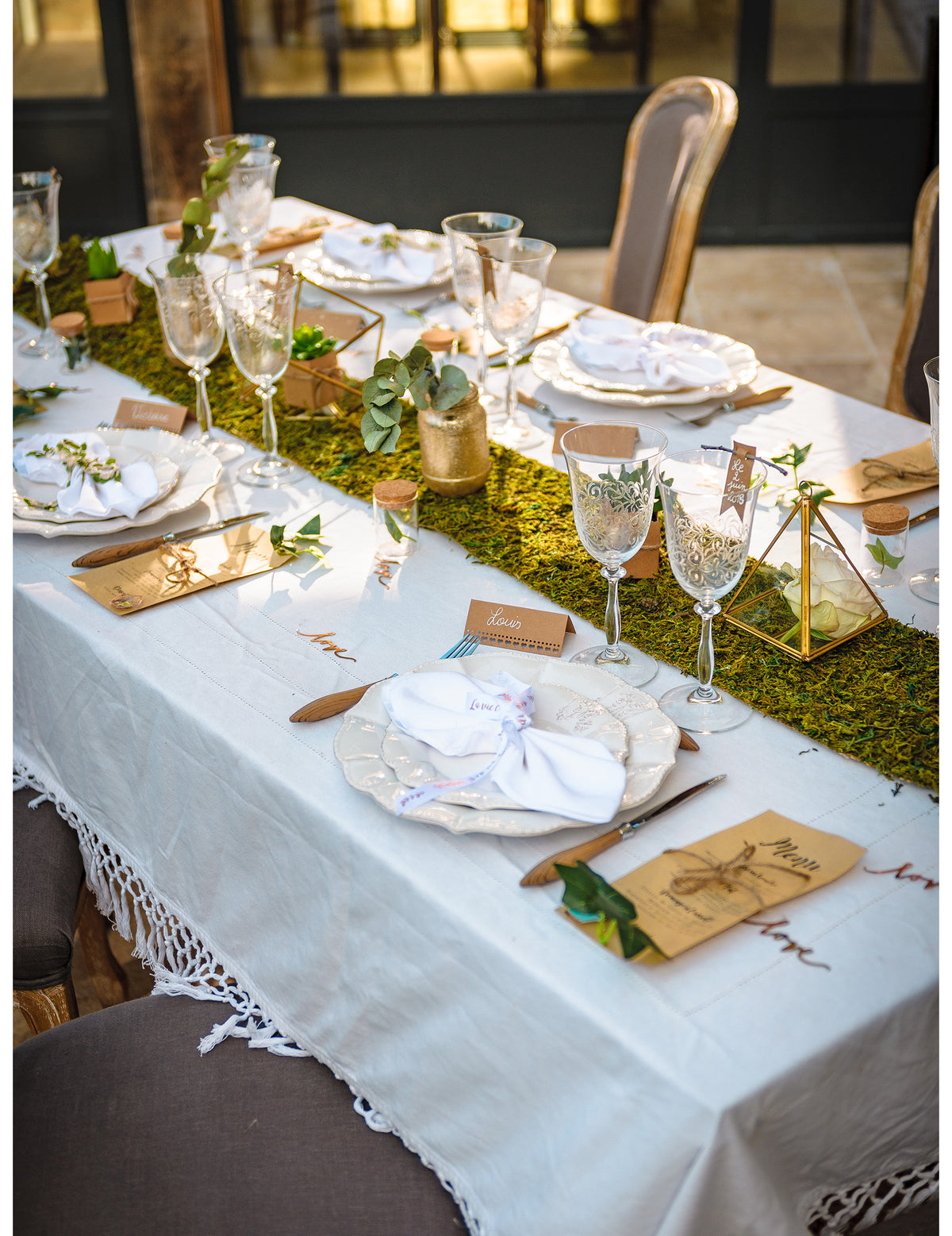 Mise en situation du chemin de table végétal pour décoration de table