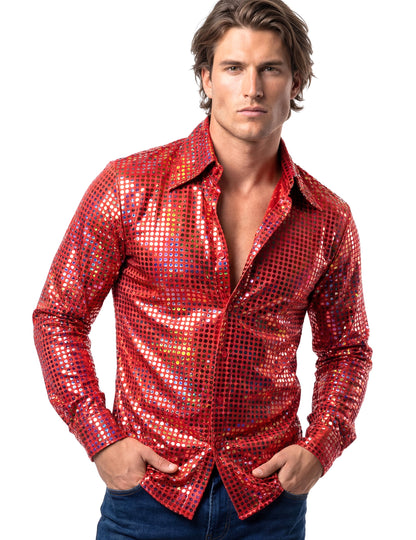 Gros plan de la chemise disco pour homme rouge haut de gamme
