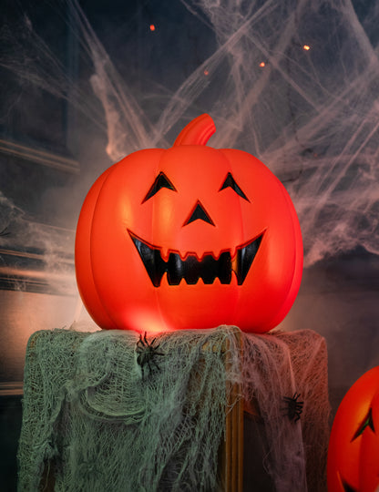 Svítící dýně z plastu v životní velikosti 32 cm