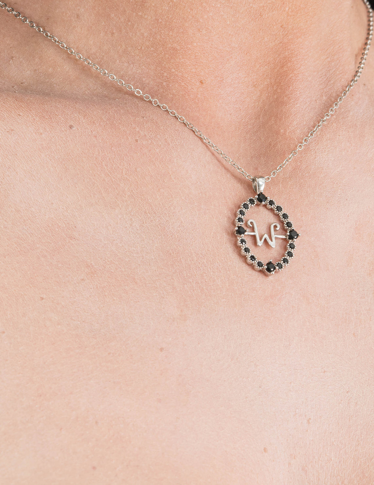 Collier réversible W-M Mercredi Wednesday™ pour adulte argenté et noir