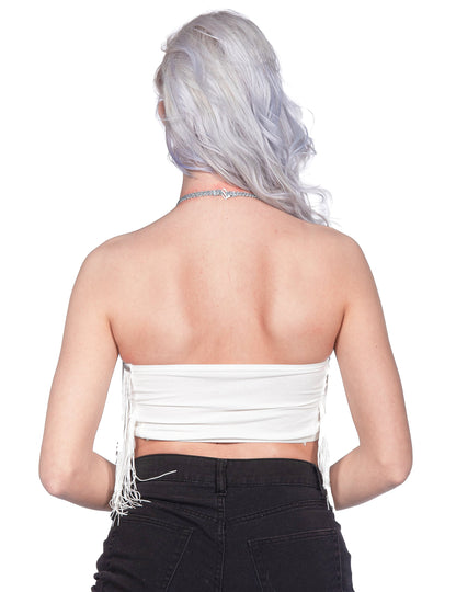 Weiße Crop-Top-Festival-Frauen mit Fransen