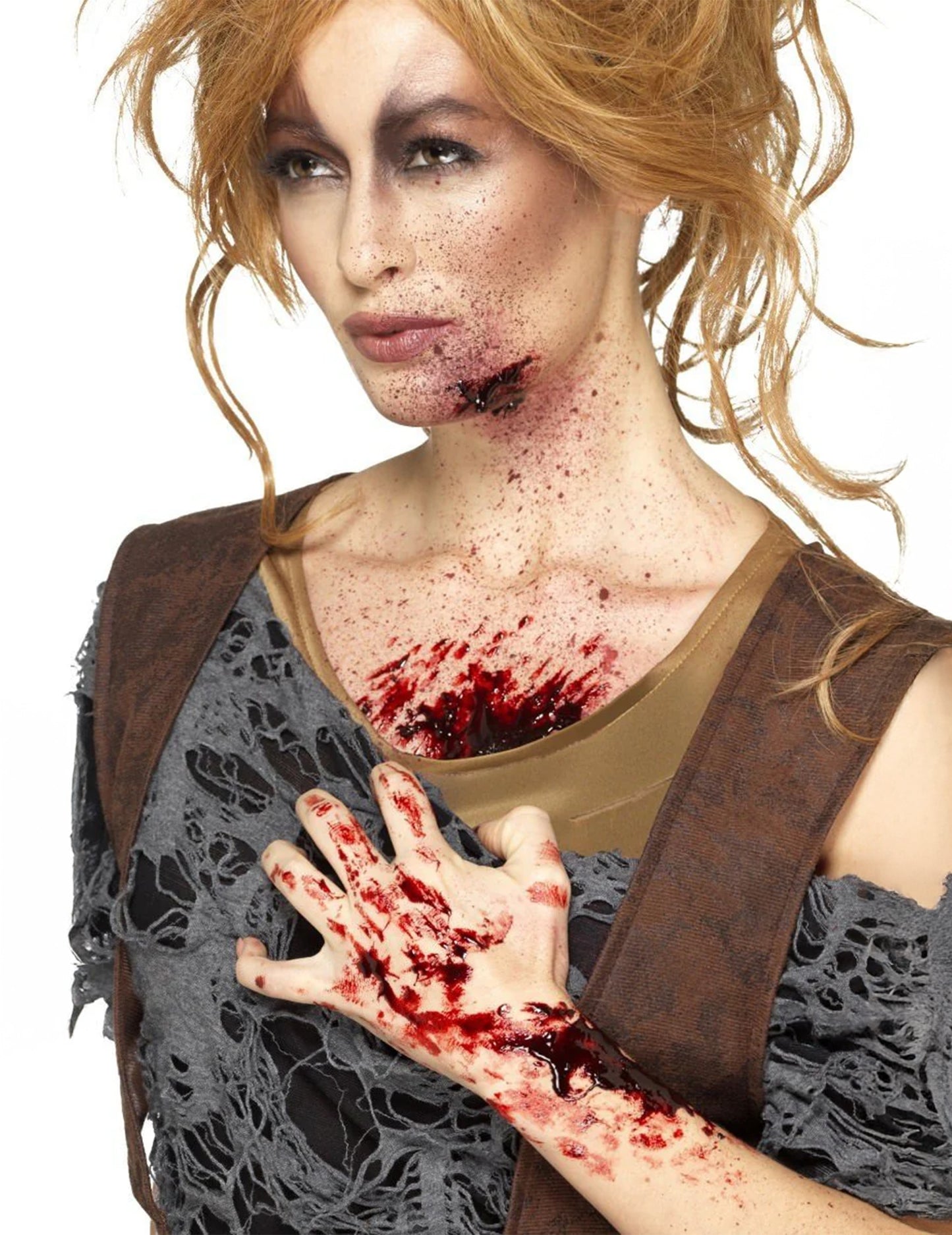 Žena s rudou krví, strup, Halloween