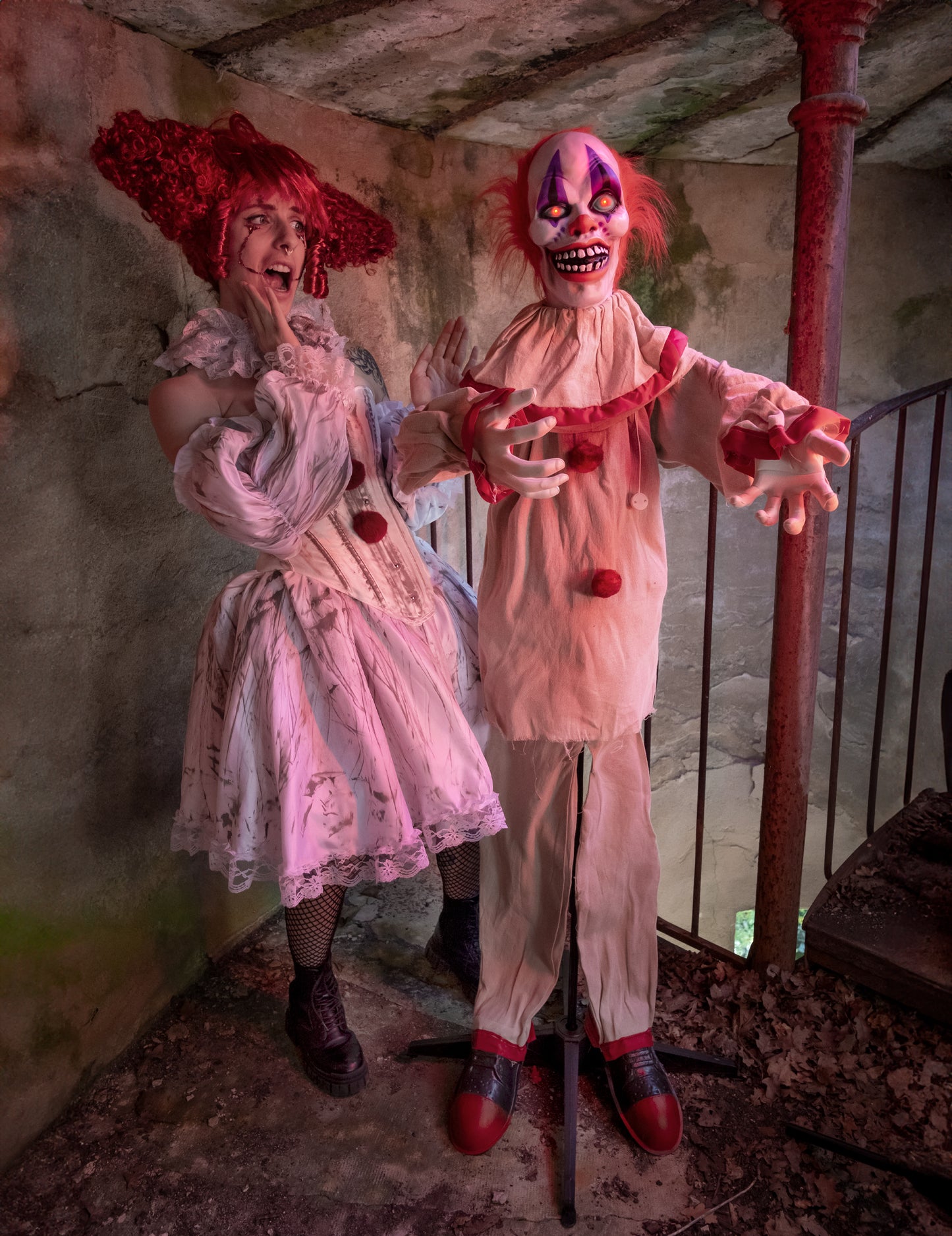 Animovaná dekorace strašidelného klauna 153 cm