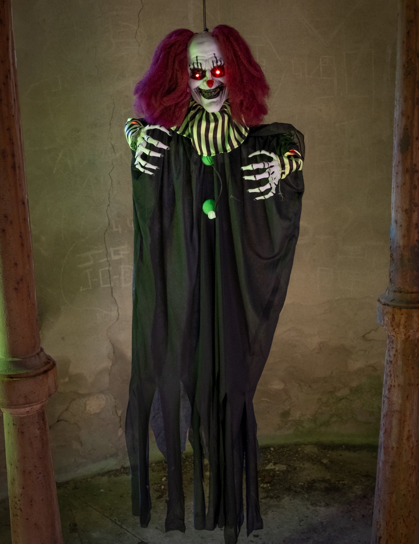 Závěsná animovaná dekorace Děsivý klaun 130 cm