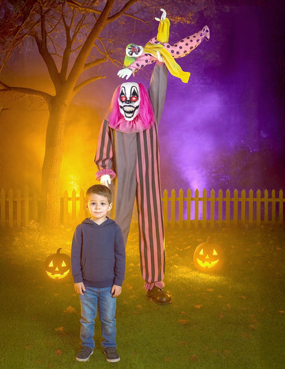 Animovaná a zvuková dekorace strašidelný klaun držící dívku 210 cm