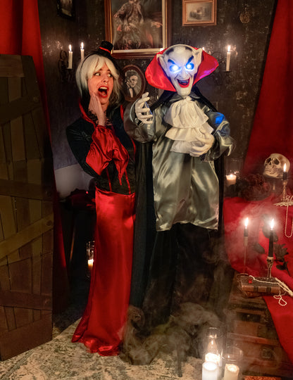 Animovaná zvuková a světelná dekorace Smiling Vampire 165 cm