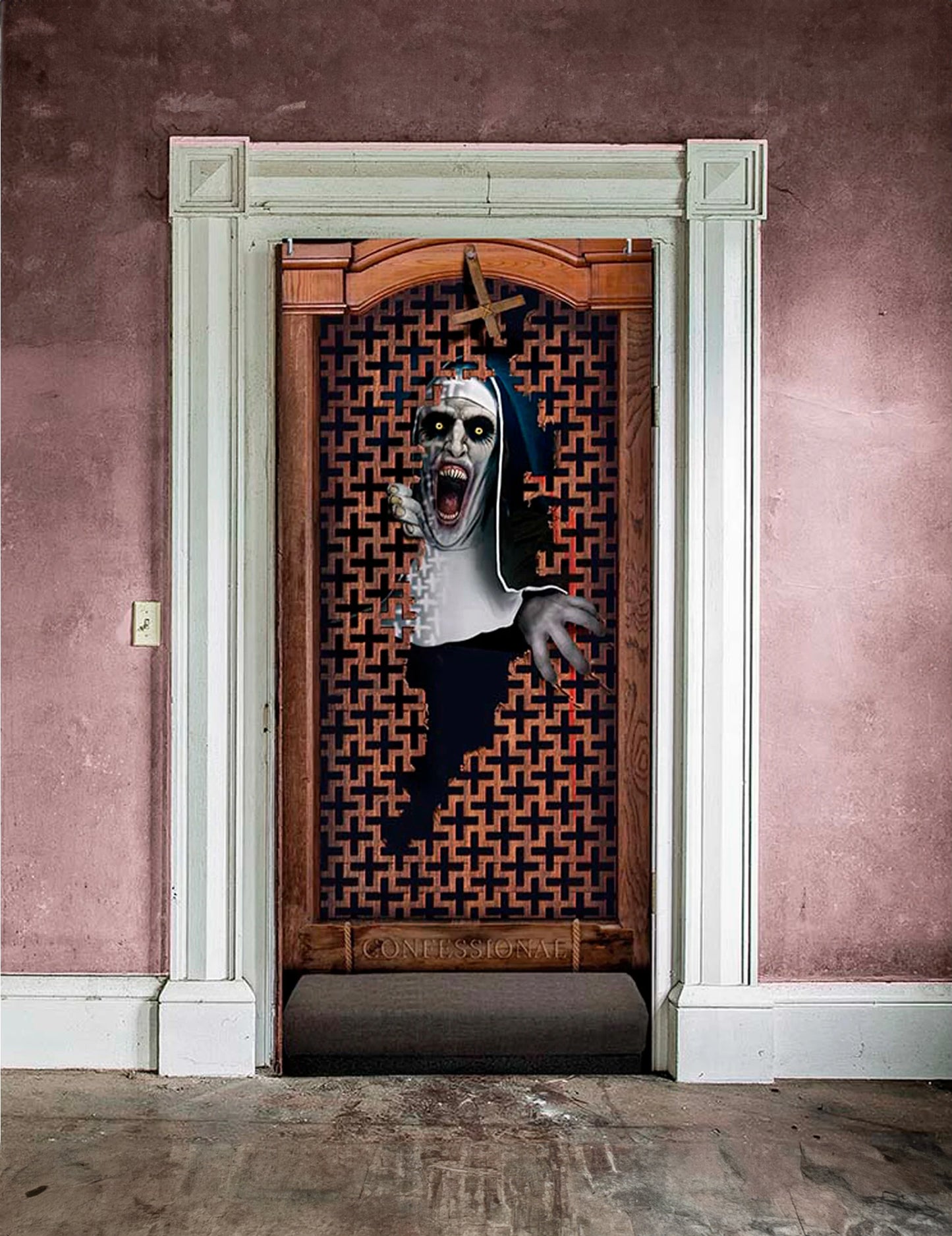 Décoration de porte confessionnal pour Halloween avec nonne démoniaque et croix