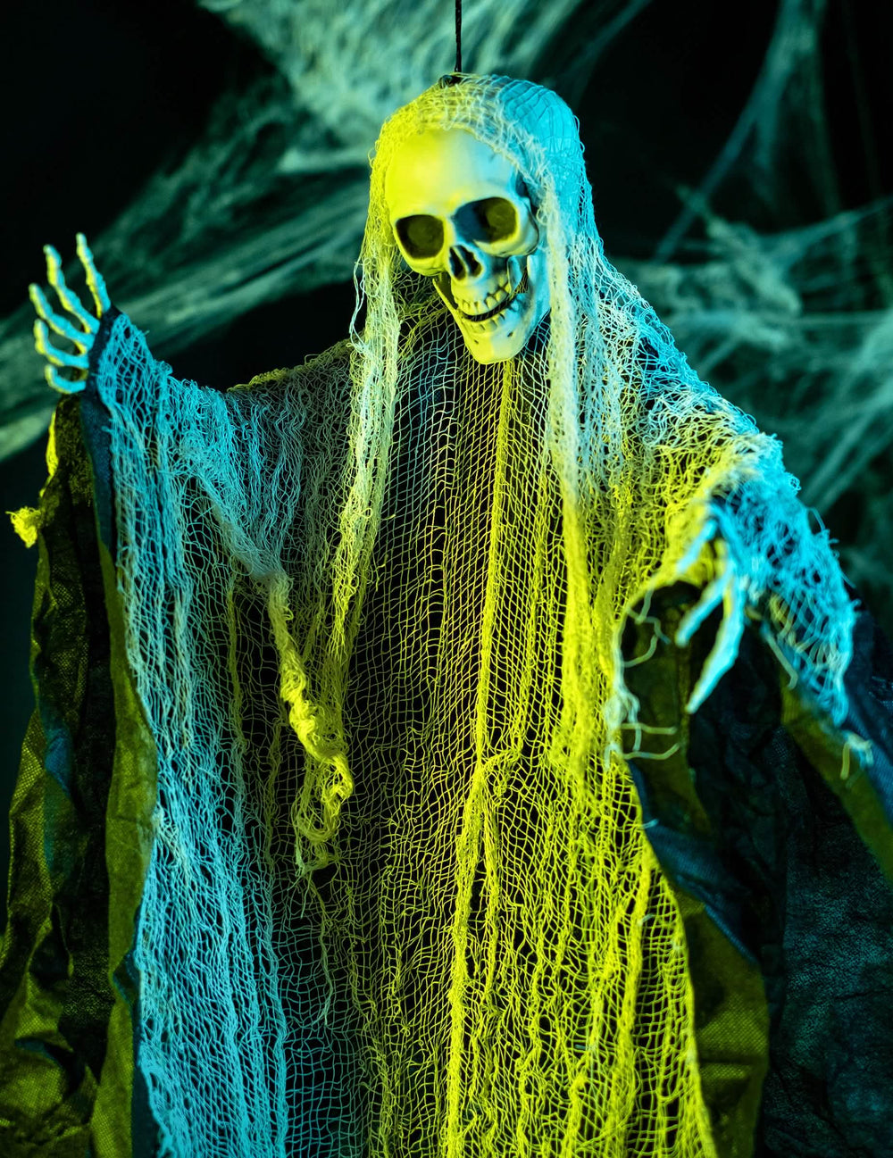 Detail na lebku a závoj dekorace smrtky pro halloween