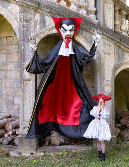 Obří závěsná halloweenská dekorace s upírem 3,20 m