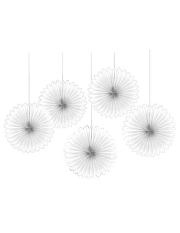 Bílé závěsné dekorace s rozetou