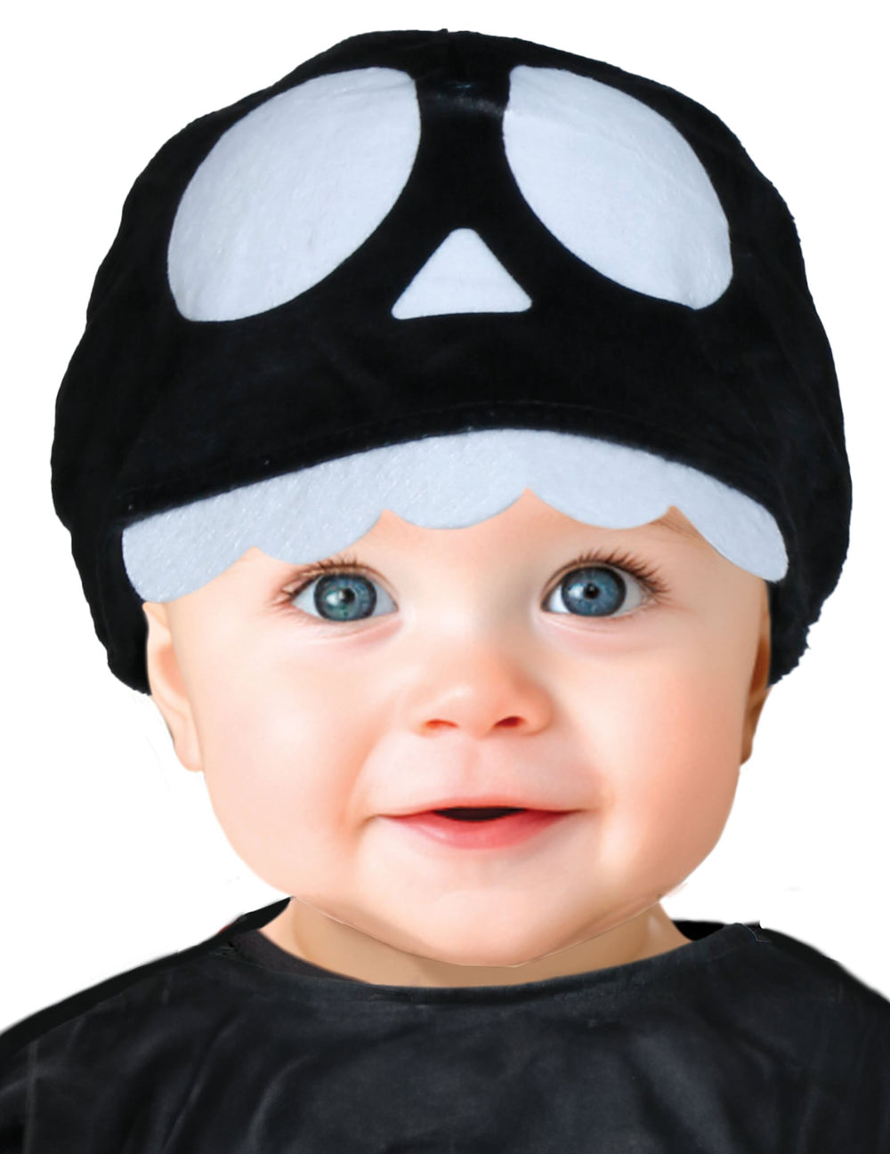 Gros plan sur le bonnet du déguisement de squelette pour bébé