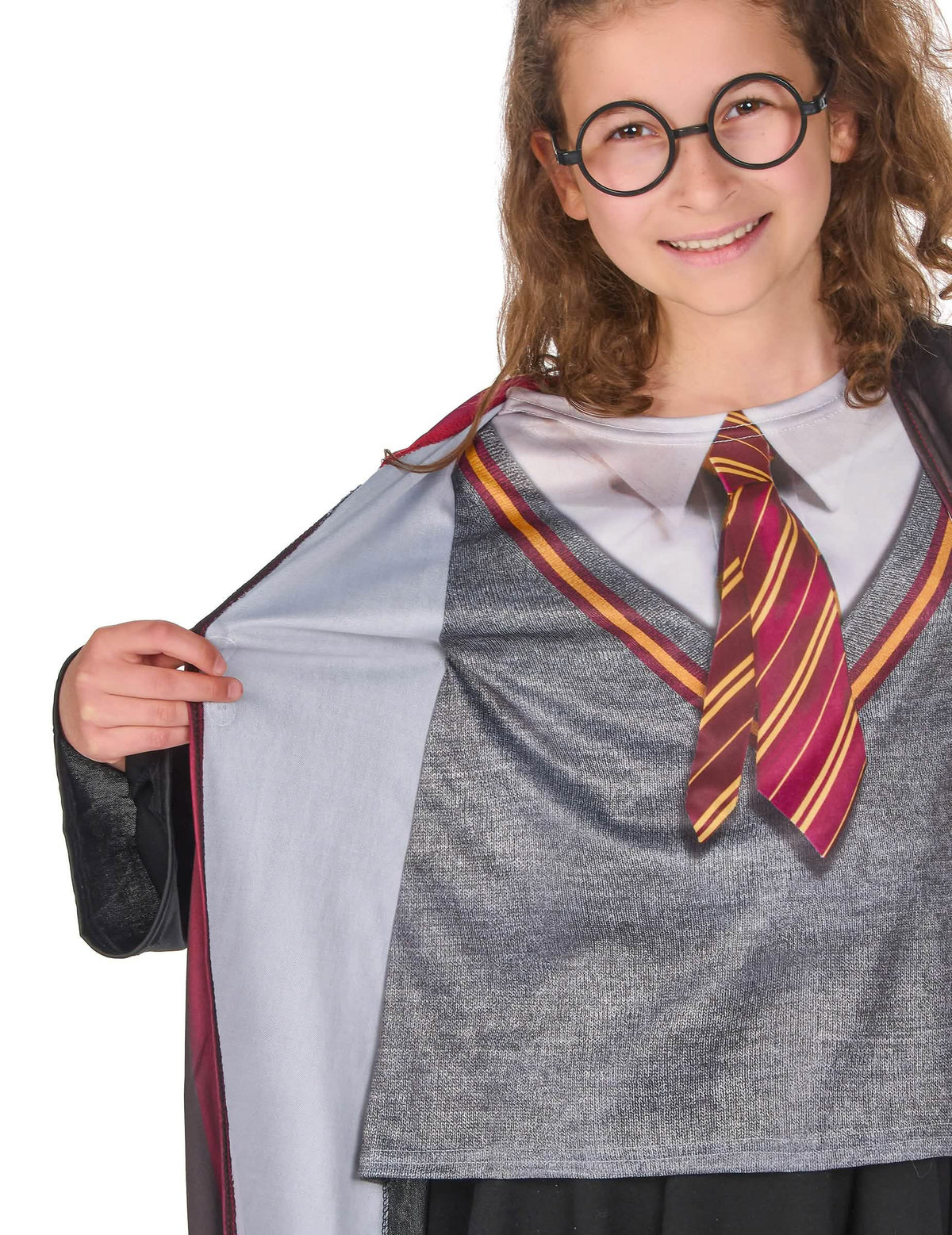 Detail kravaty a potištěného horního dílu kostýmu s doplňky Harry Potter™