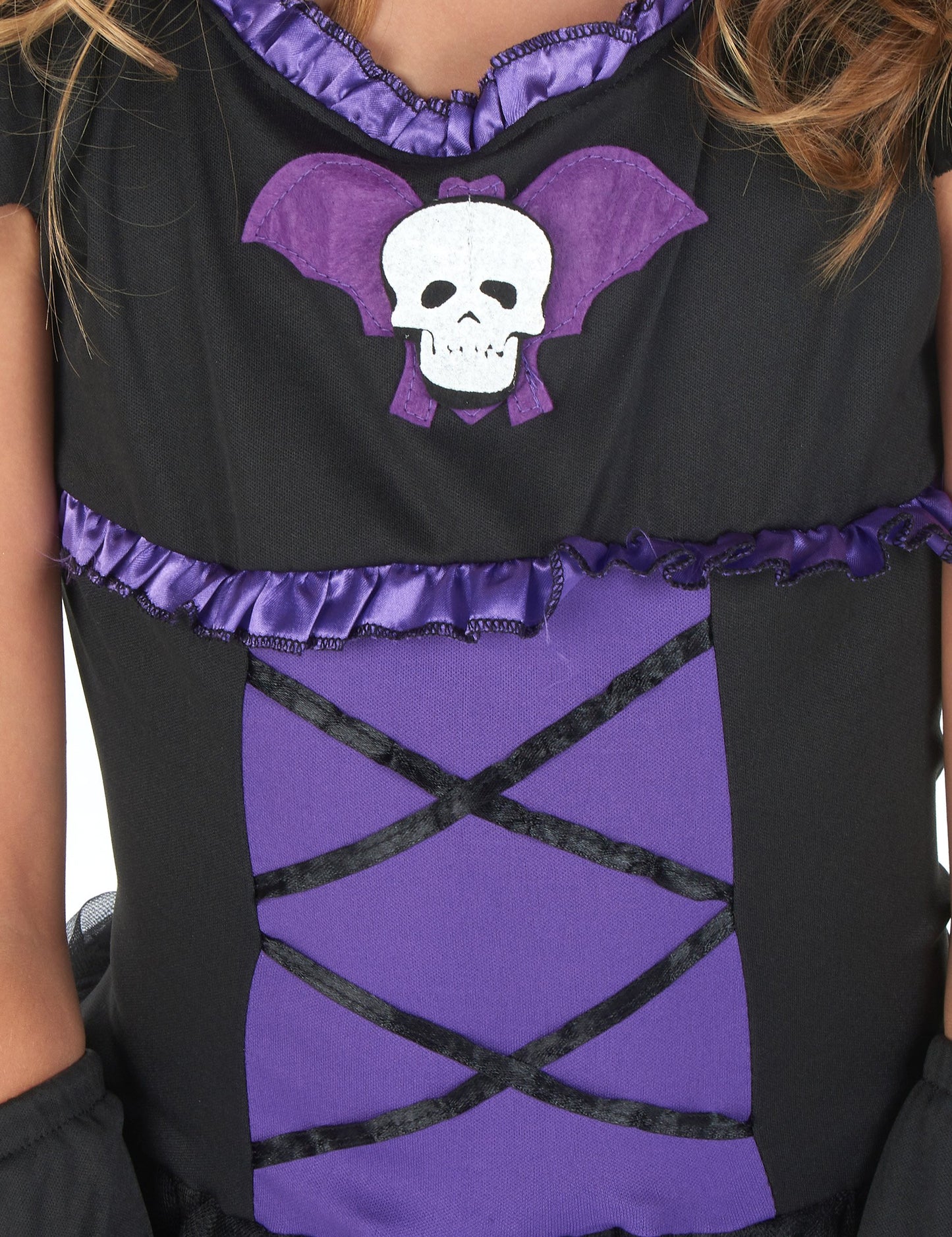 Detail na korzet a lebku kostýmu netopýra