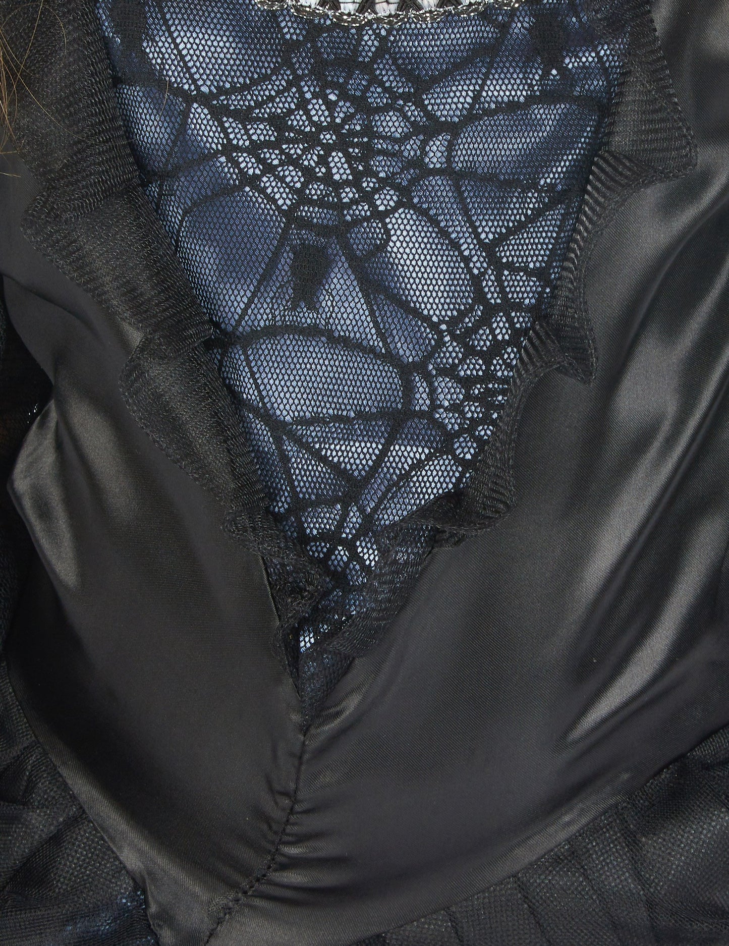 Dívčí kostým hraběnky pro Halloween