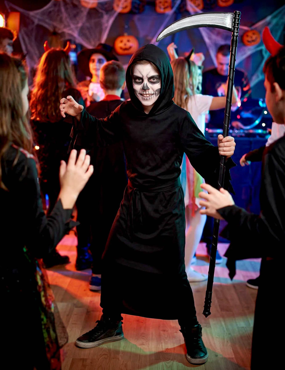 halloween scéna kostýmu Žnec duší
