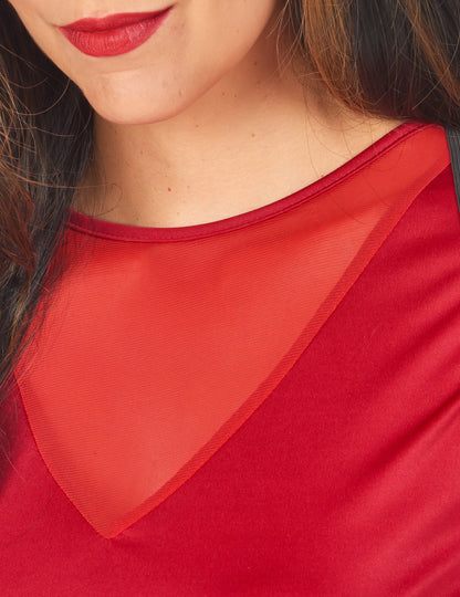 Detail červeného voálu kostýmu čertice