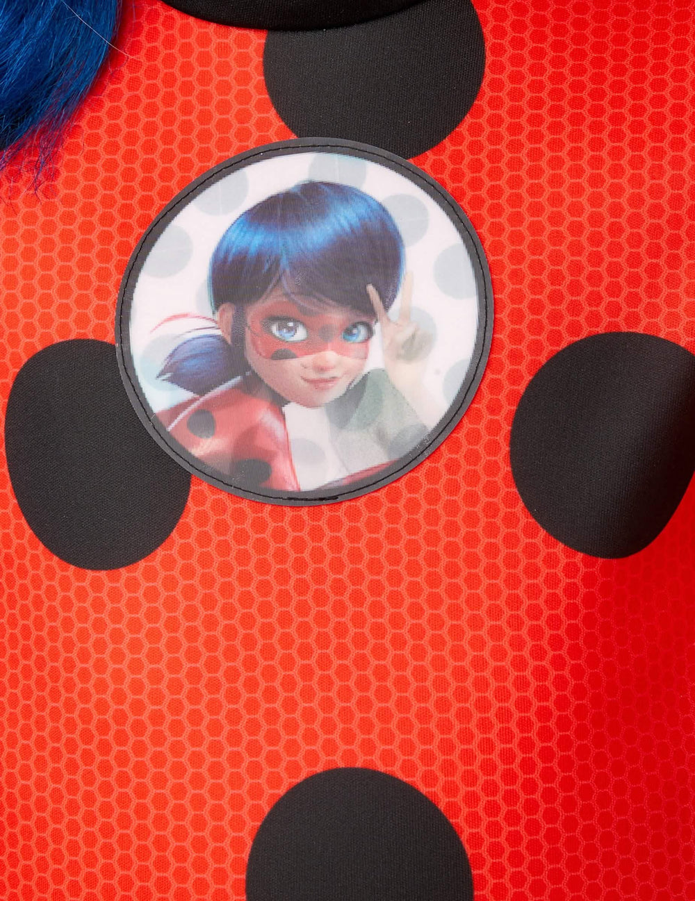 Detail nášivky kostýmu a masky Miraculous Ladybug