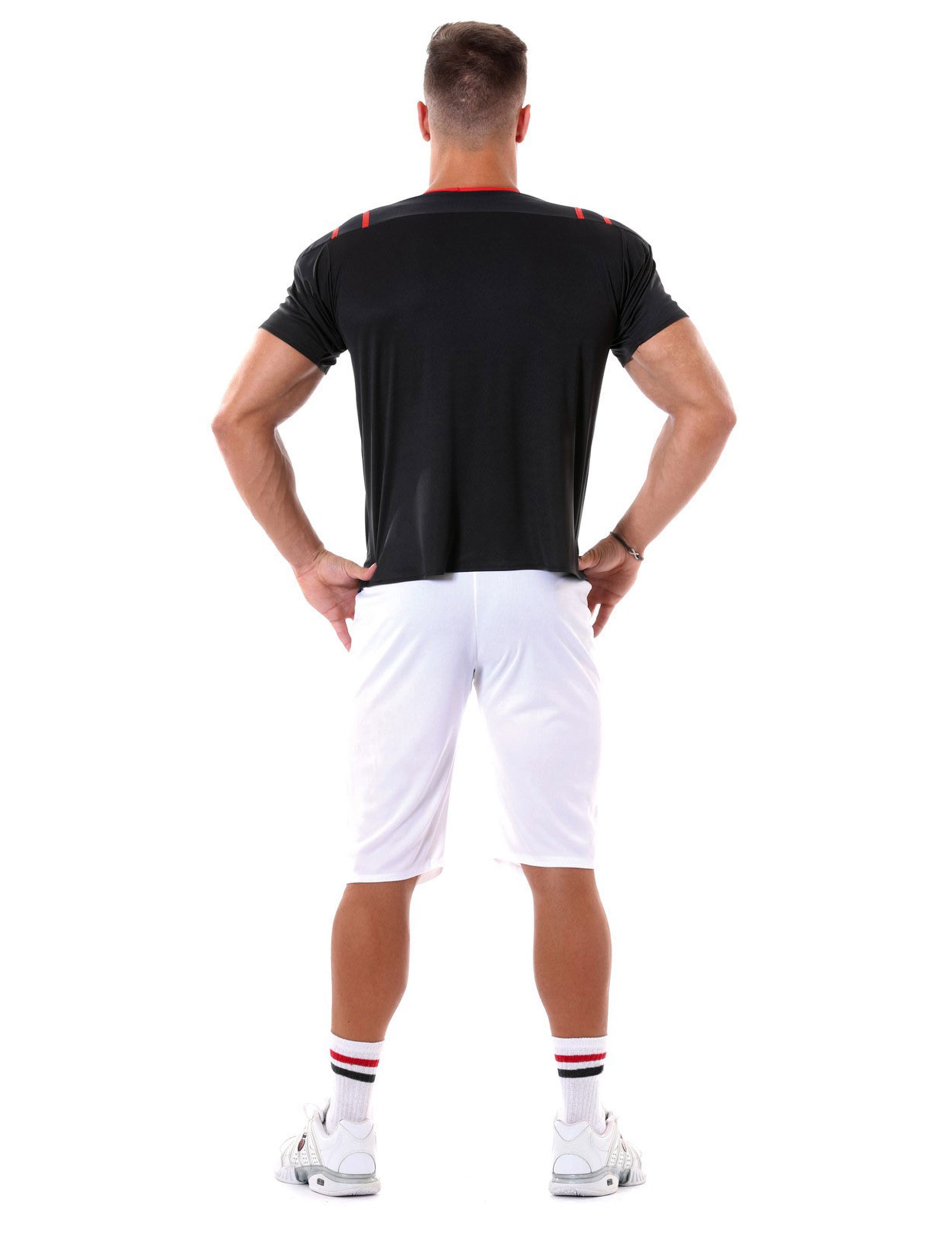 Pohled zezadu na kostým amerického fotbalisty pro muže