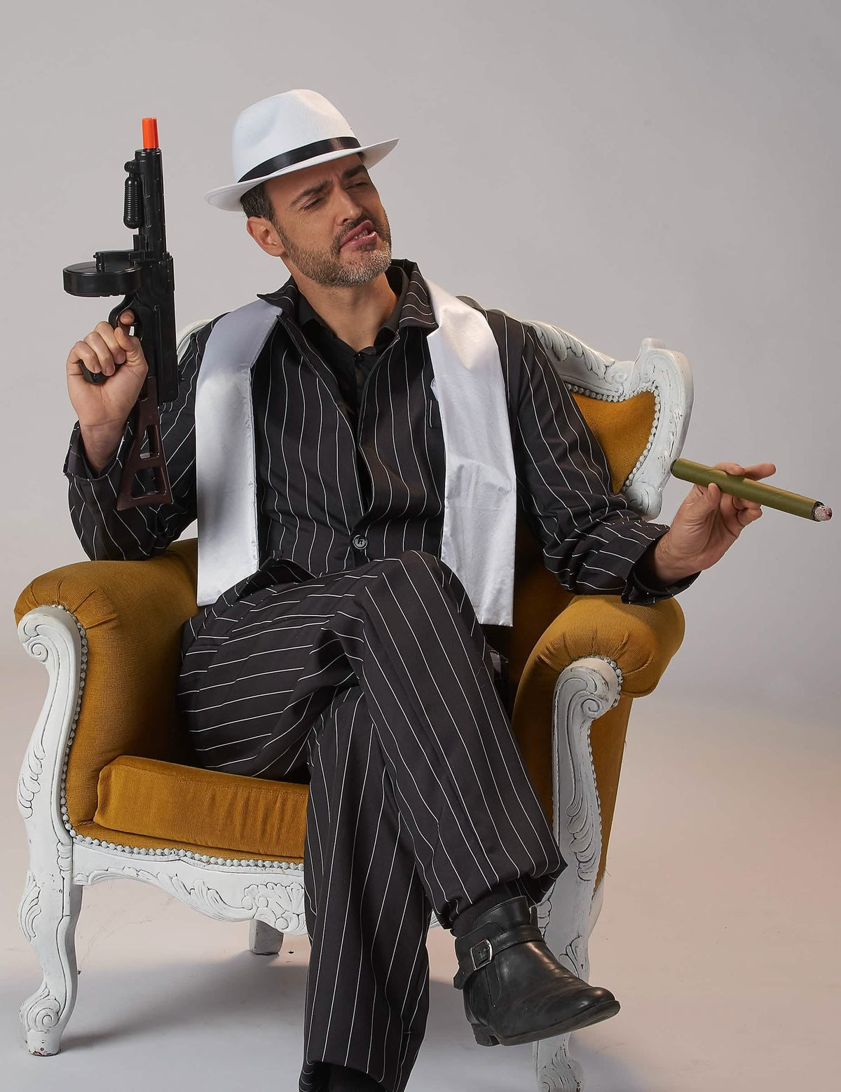 Příslušenství pistole a cigarety pro gangsterský kostým pro mužný