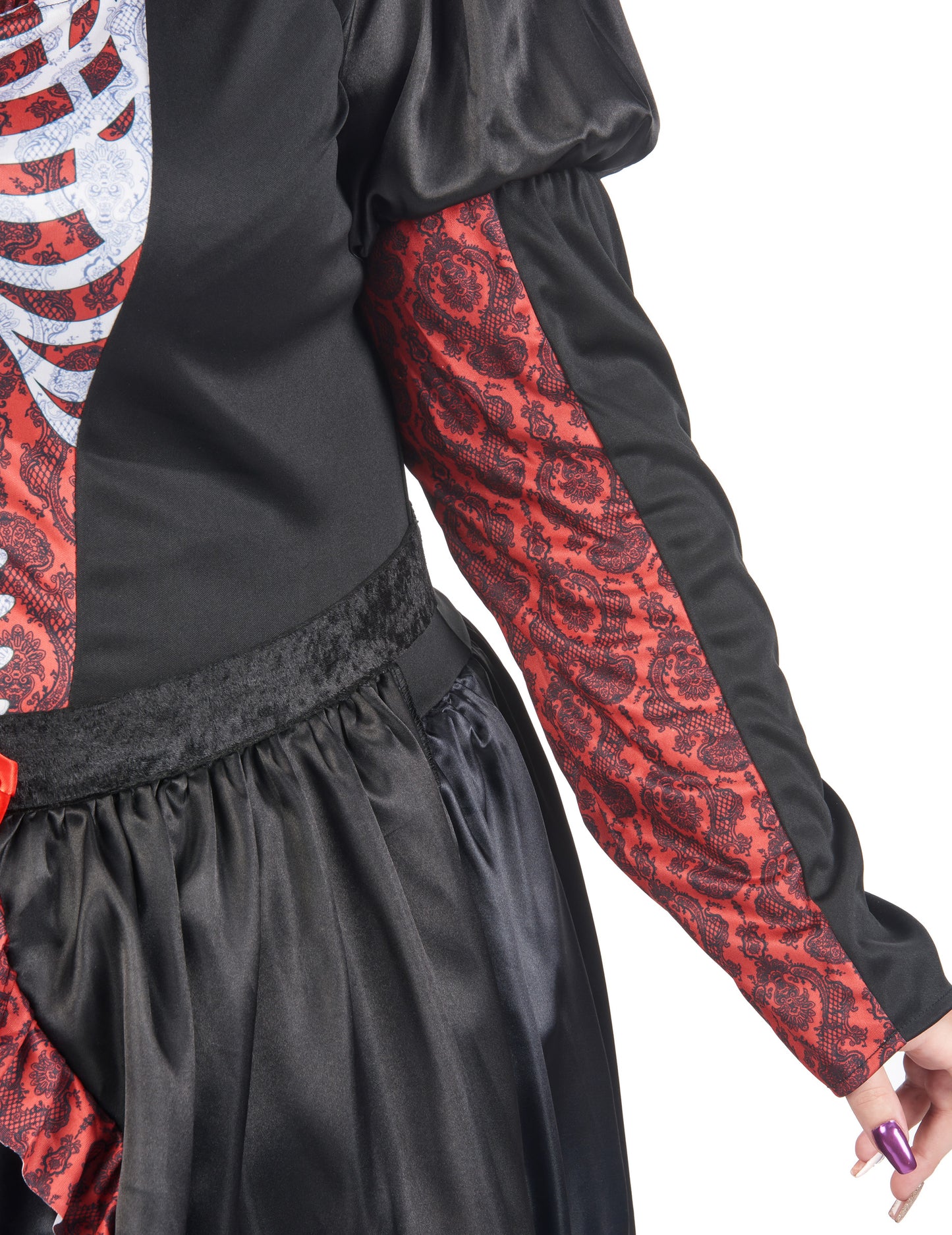 Détail de la manche avec motifs dentelle rouge du déguisement robe longue Dia de los muertos