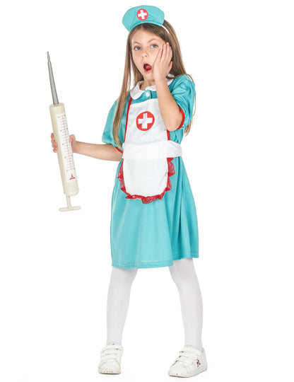 Obří stříkačka jako doplněk kostýmu zdravotní sestry pro dívky