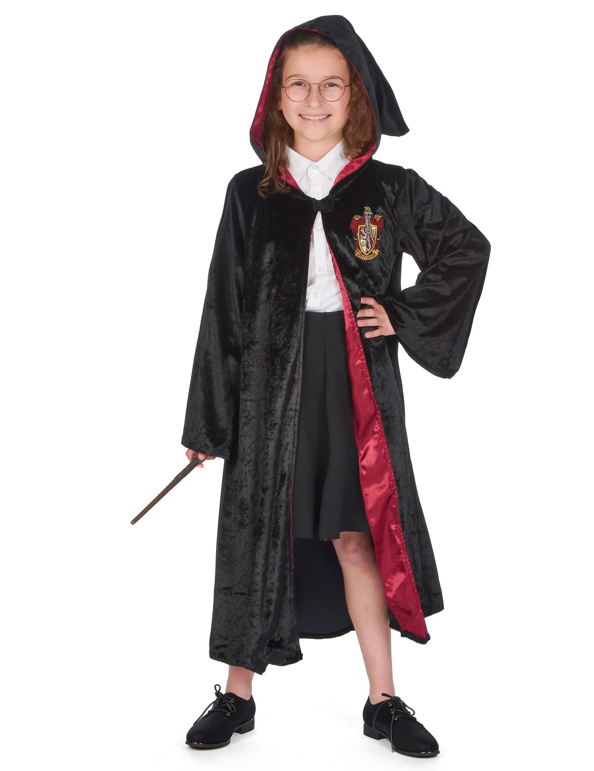 Pohled zepředu s kapucí a hůlkou u luxusního kostýmu Harry Potter pro dítě