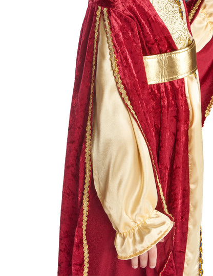 Profilový pohled na rukáv a zlatý pásek dětského kostýmu středověké královny