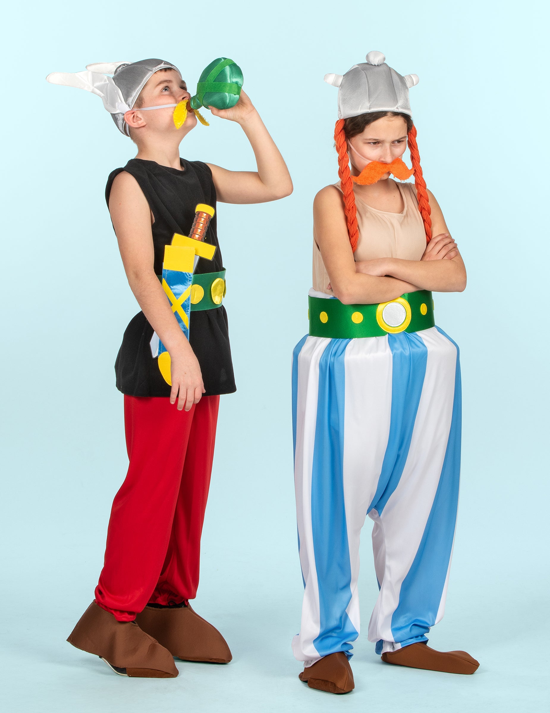Vue d'ensemble avec Astérix du déguisement luxe Obélix pour enfant
