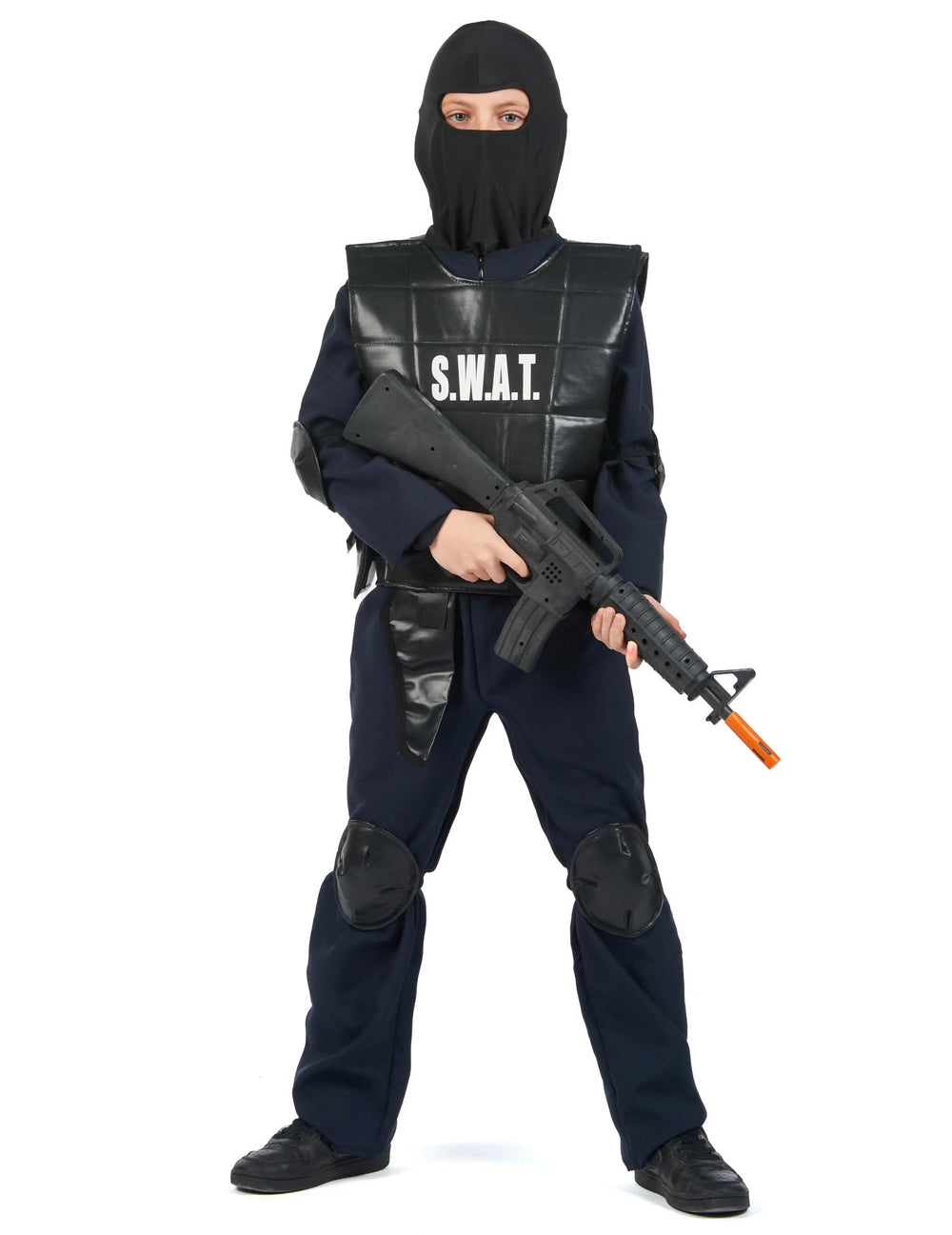 Pohled zepředu s kuklou a falešnou zbraní u kostýmu důstojníka SWAT