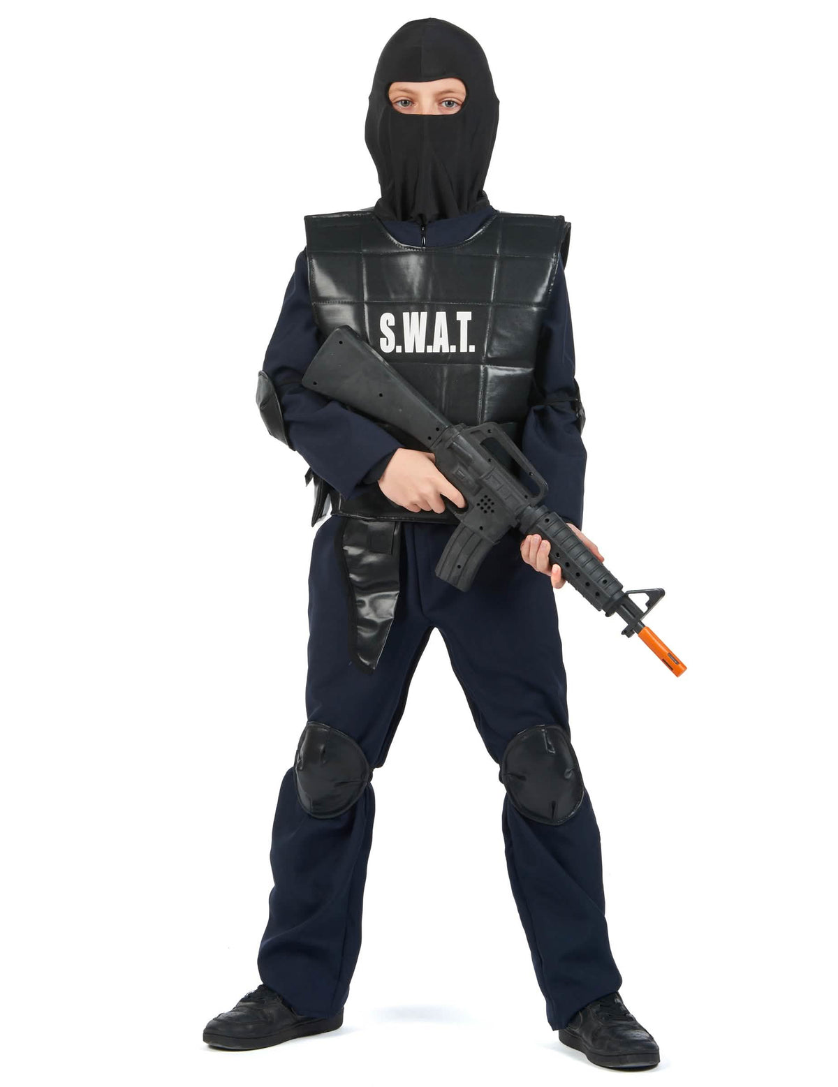 Pohled zepředu s kuklou a falešnou zbraní u kostýmu důstojníka SWAT
