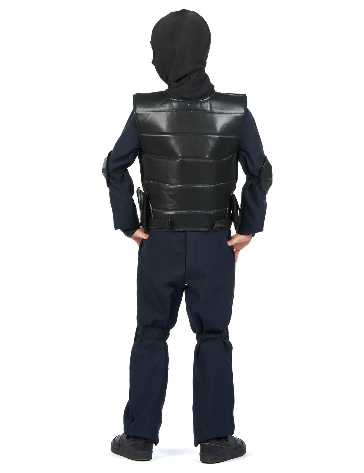 Pohled zezadu na kostým důstojníka SWAT