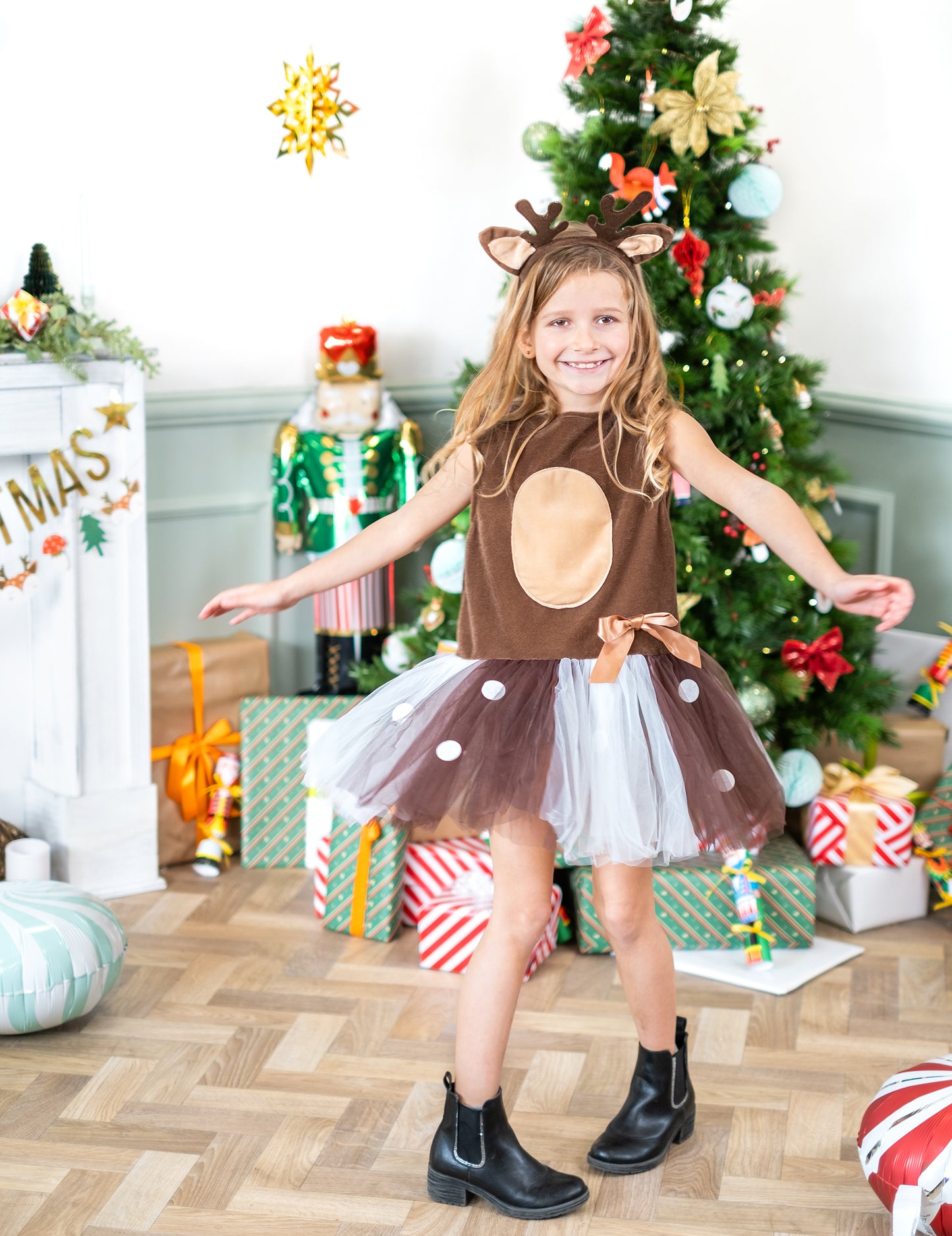 Dívčí kostým malého soba s baletní sukní