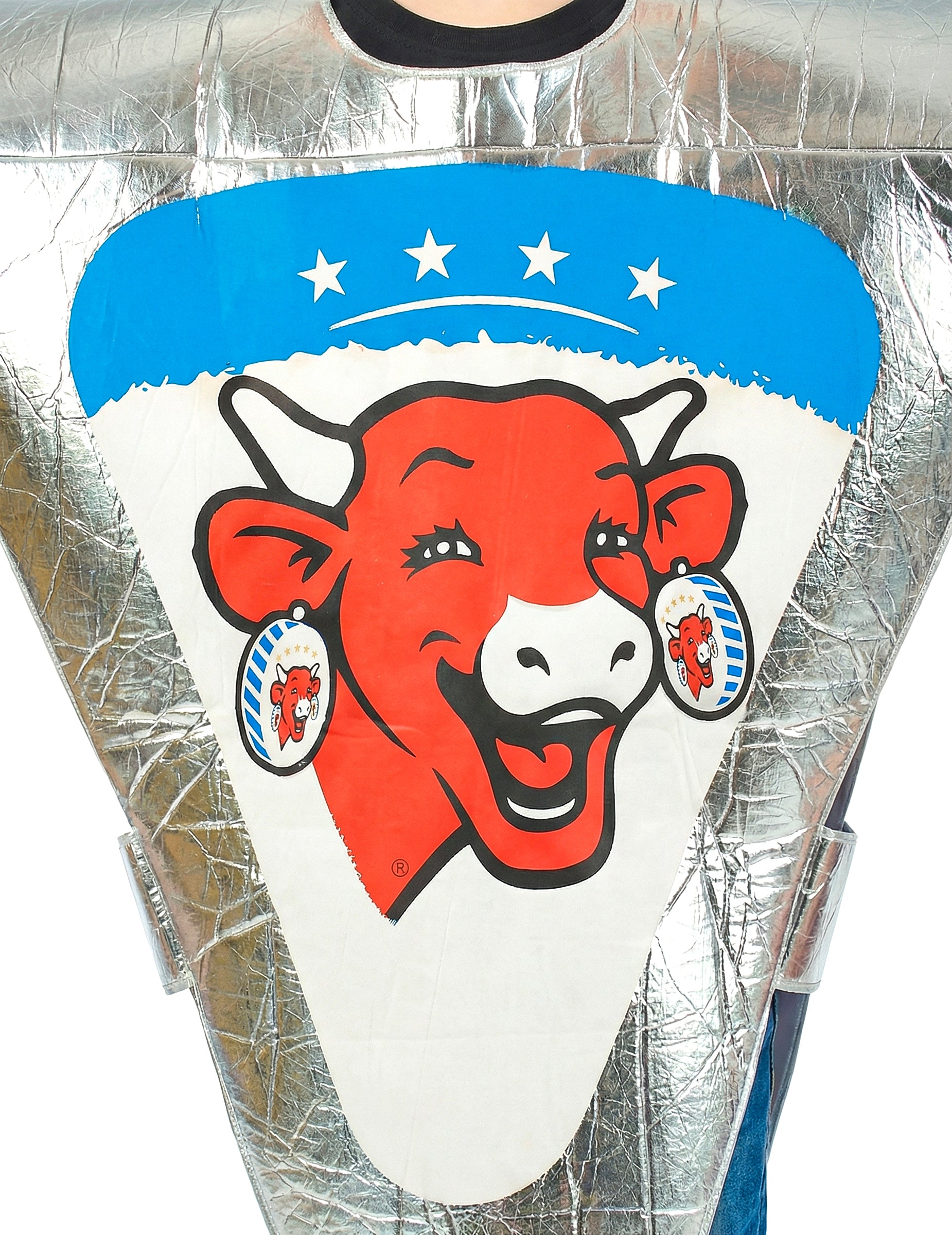 Gros plan sur le logo du déguisement portion de Vache qui rit