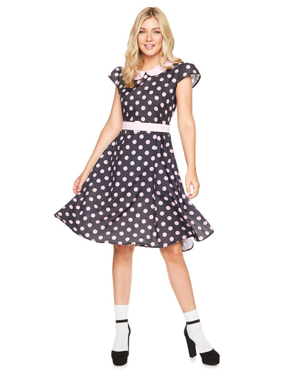 Déguisement robe 50's à pois roses pour femme noire avec col et ceinture roses