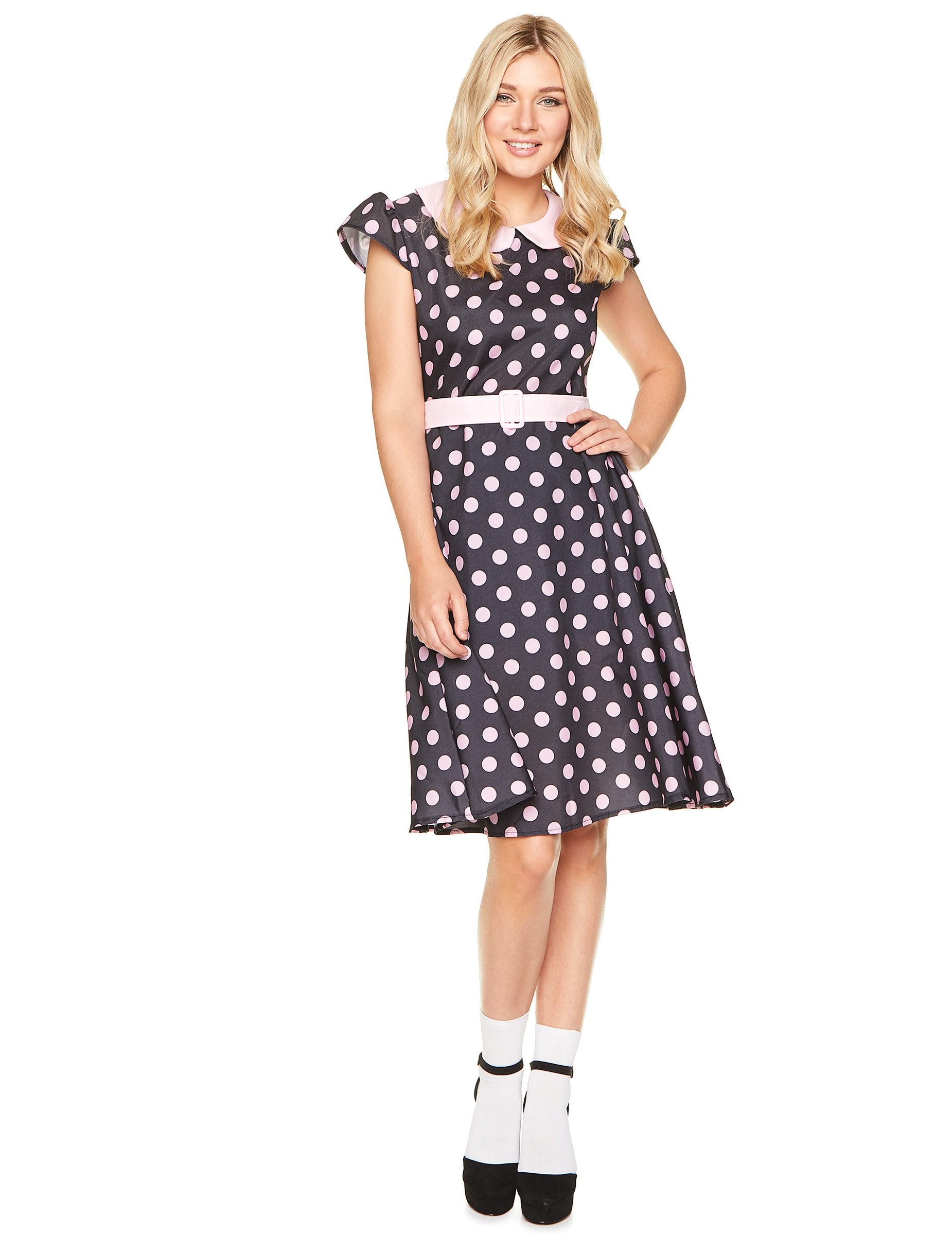 Vue de face du déguisement robe 50's à pois roses