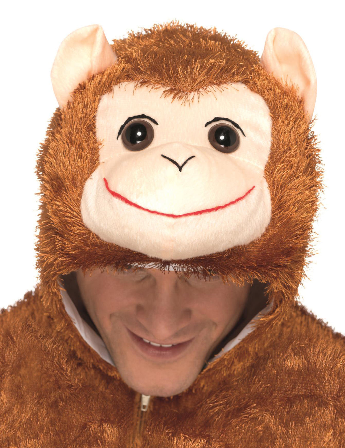 Gros plan sur la tête de singe de la capuche du déguisement de singe pour adulte